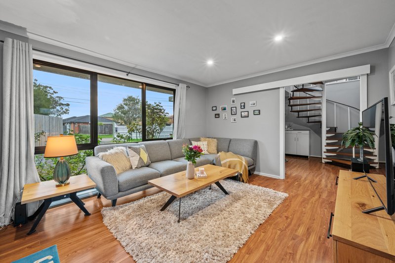 Photo - 73 Larnook Crescent, Aspendale VIC 3195 - Image 3