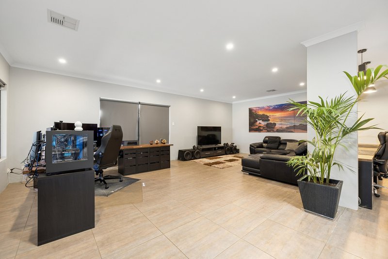 Photo - 73 Lexington Avenue, Hilbert WA 6112 - Image 10