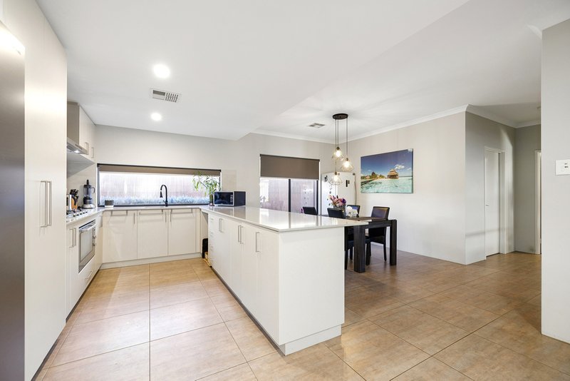Photo - 73 Lexington Avenue, Hilbert WA 6112 - Image 15