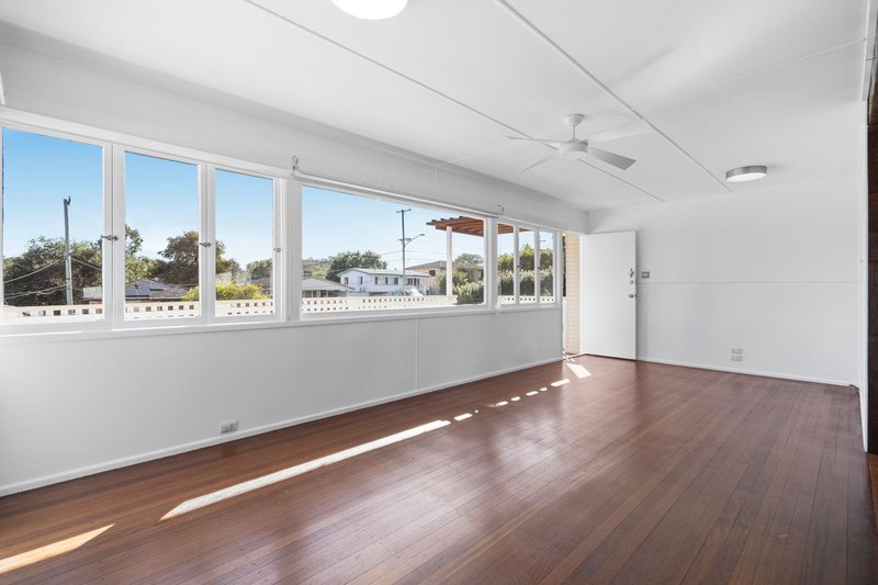 Photo - 73 Maundrell Terrace, Chermside West QLD 4032 - Image 3
