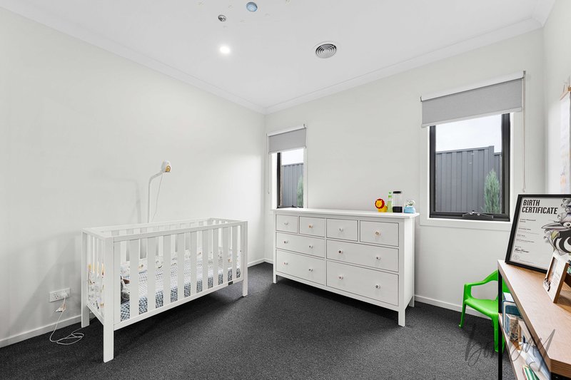 Photo - 73 Mayfield Crescent, Kilmore VIC 3764 - Image 9