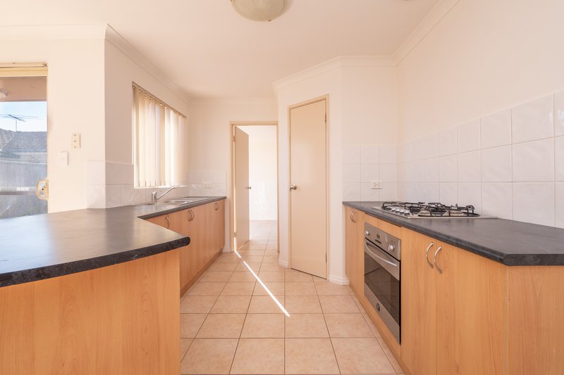 Photo - 73 Montoro Drive, Port Kennedy WA 6172 - Image 2