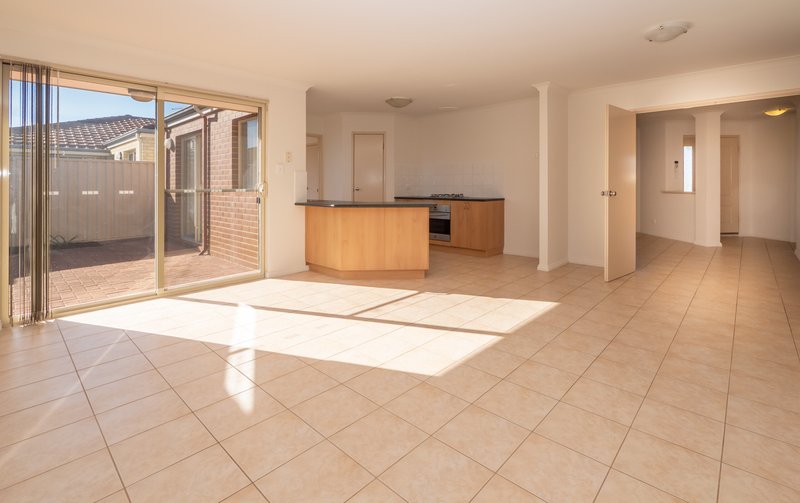 Photo - 73 Montoro Drive, Port Kennedy WA 6172 - Image 6