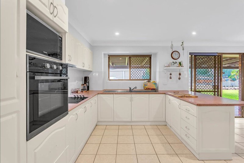 Photo - 73 Mount Warren Boulevard, Mount Warren Park QLD 4207 - Image 2