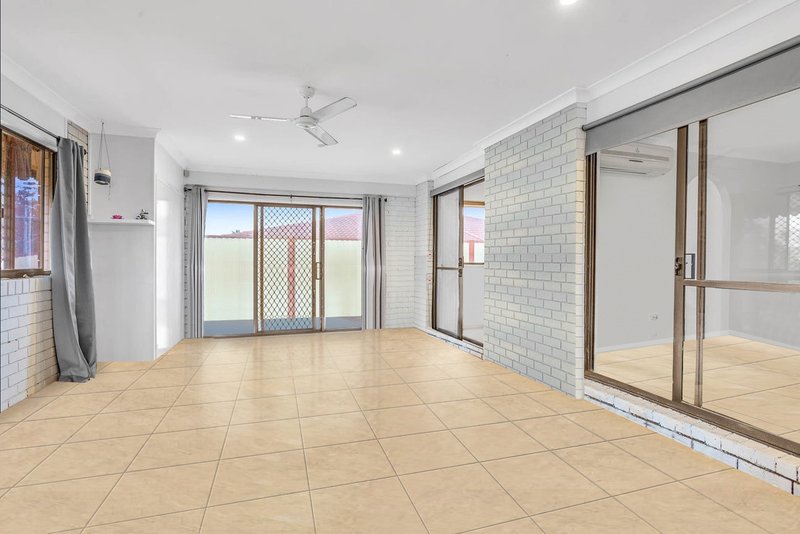 Photo - 73 Mount Warren Boulevard, Mount Warren Park QLD 4207 - Image 6