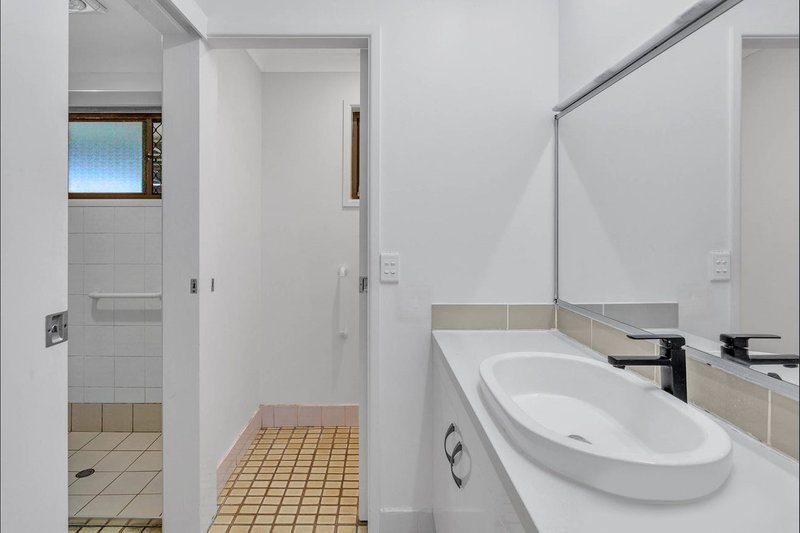 Photo - 73 Mount Warren Boulevard, Mount Warren Park QLD 4207 - Image 10