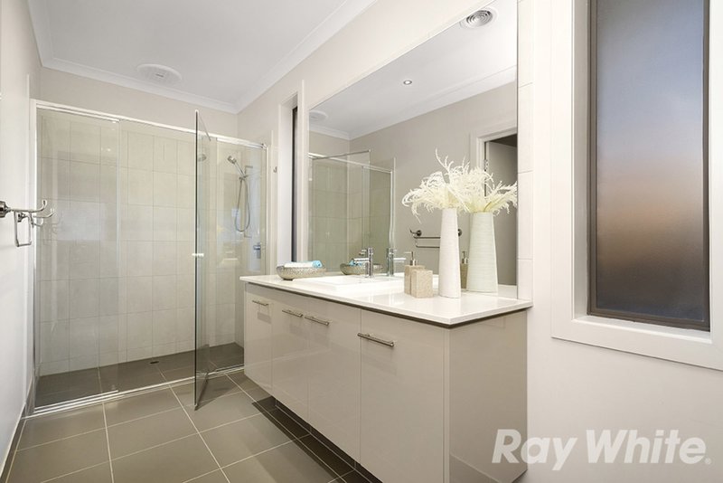 Photo - 73 Phoenix Drive, Wheelers Hill VIC 3150 - Image 8