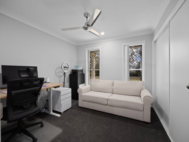 Photo - 73 Poinciana Avenue, Rifle Range QLD 4311 - Image 11