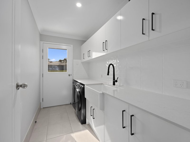 Photo - 73 Poinciana Avenue, Rifle Range QLD 4311 - Image 14