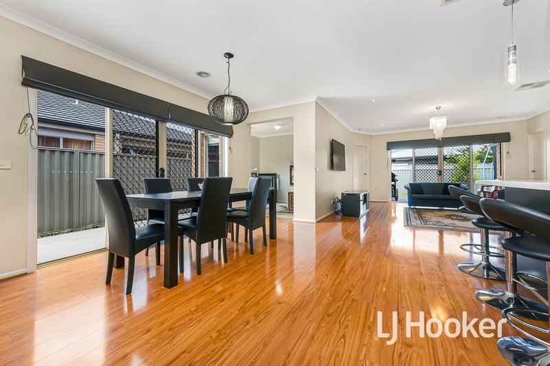 Photo - 73 Prendergast Avenue, Cranbourne East VIC 3977 - Image 3