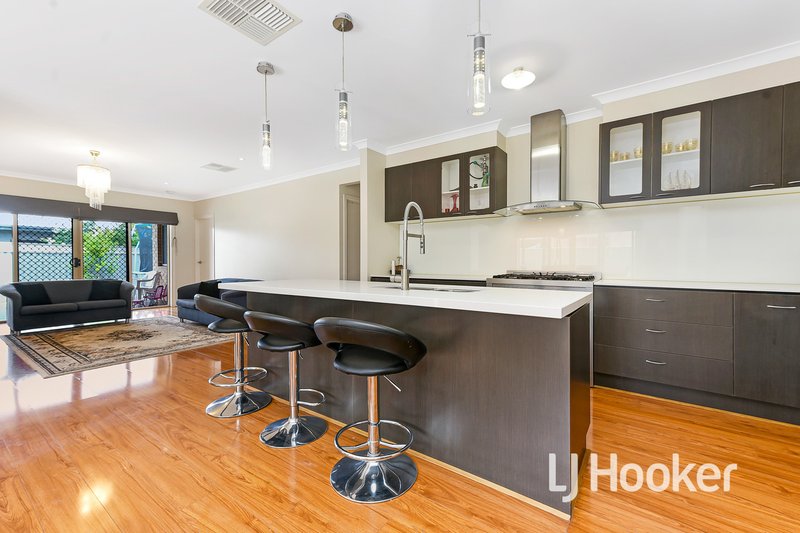 Photo - 73 Prendergast Avenue, Cranbourne East VIC 3977 - Image 4