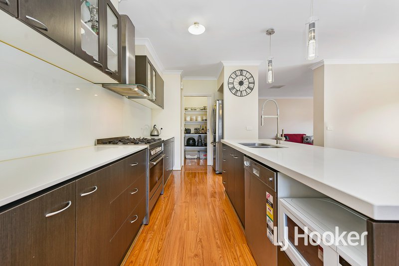 Photo - 73 Prendergast Avenue, Cranbourne East VIC 3977 - Image 6