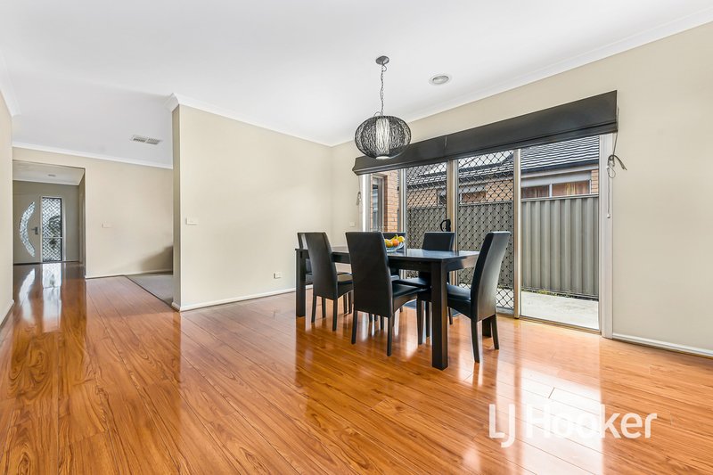 Photo - 73 Prendergast Avenue, Cranbourne East VIC 3977 - Image 8