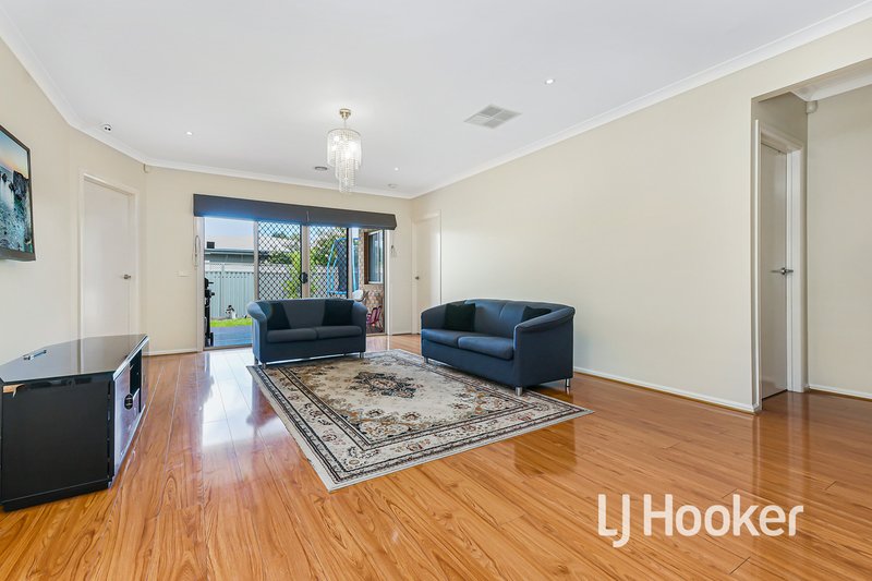 Photo - 73 Prendergast Avenue, Cranbourne East VIC 3977 - Image 9