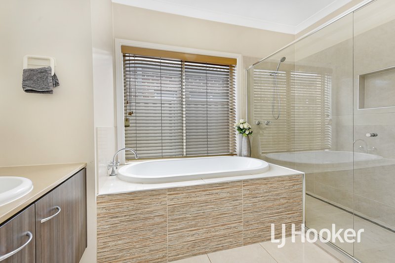 Photo - 73 Prendergast Avenue, Cranbourne East VIC 3977 - Image 14