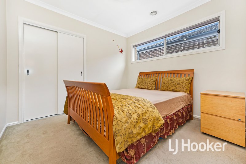 Photo - 73 Prendergast Avenue, Cranbourne East VIC 3977 - Image 16