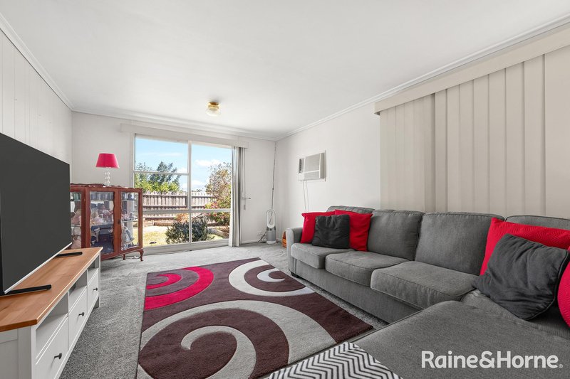 Photo - 73 President Road, Albanvale VIC 3021 - Image 2