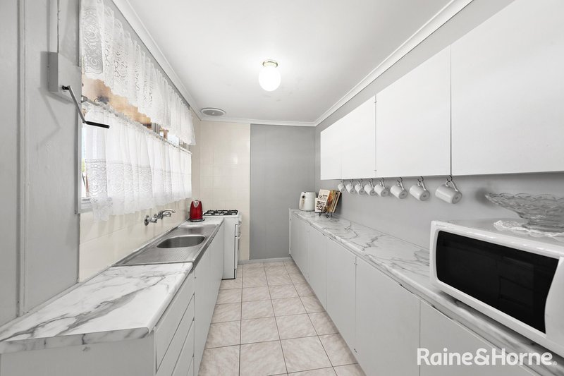 Photo - 73 President Road, Albanvale VIC 3021 - Image 4