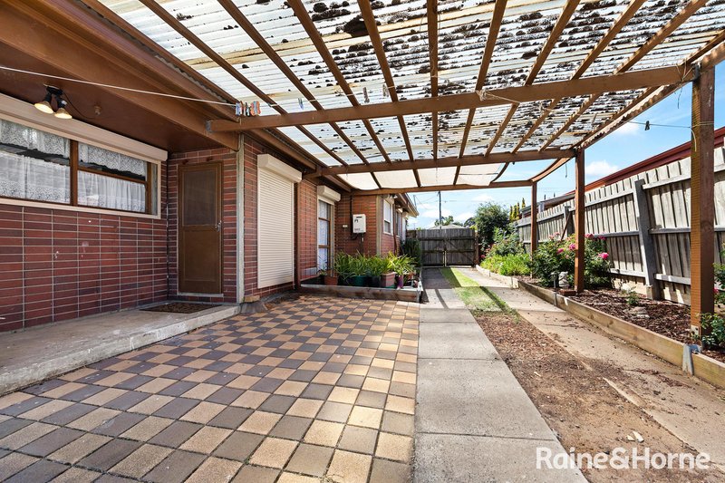 Photo - 73 President Road, Albanvale VIC 3021 - Image 9