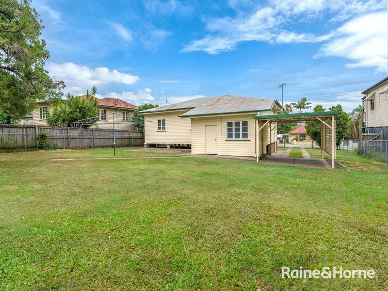 Photo - 73 Shrapnel Road, Cannon Hill QLD 4170 - Image 9