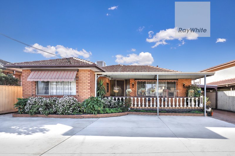 Photo - 73 South Circular Road, Gladstone Park VIC 3043 - Image 2