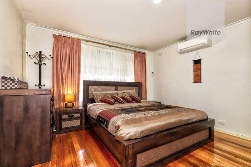 Photo - 73 South Circular Road, Gladstone Park VIC 3043 - Image 12