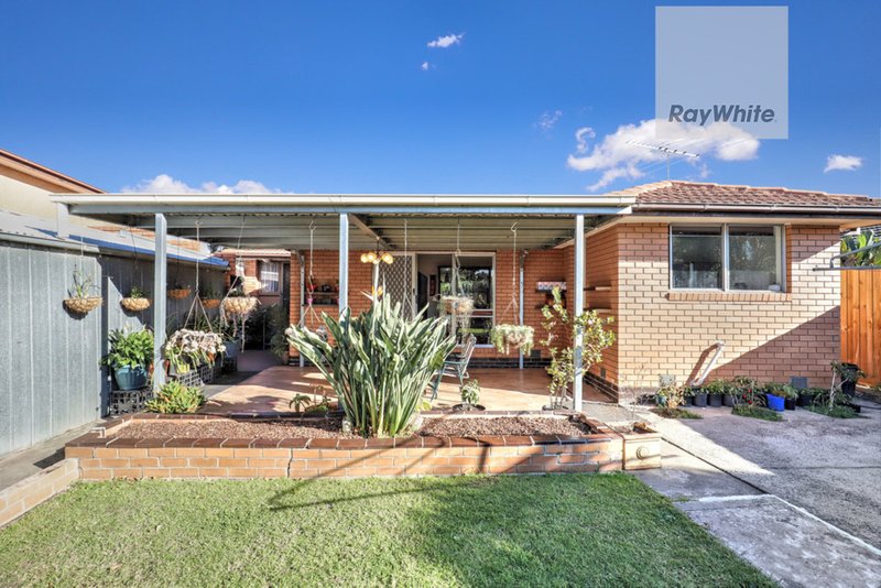 Photo - 73 South Circular Road, Gladstone Park VIC 3043 - Image 16