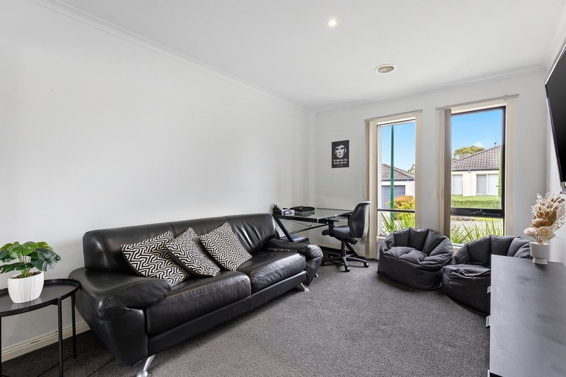 Photo - 73 Sovereign Manors Crescent, Rowville VIC 3178 - Image 4