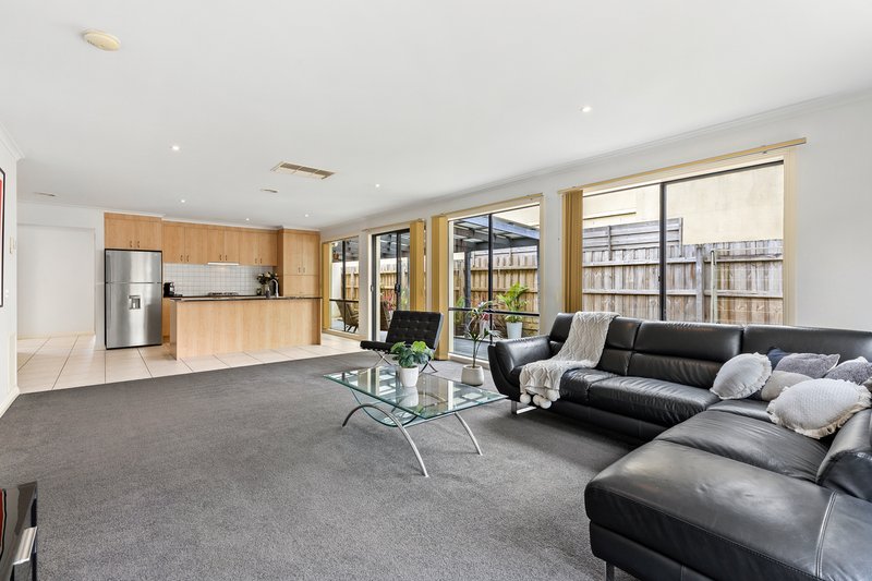 Photo - 73 Sovereign Manors Crescent, Rowville VIC 3178 - Image 5