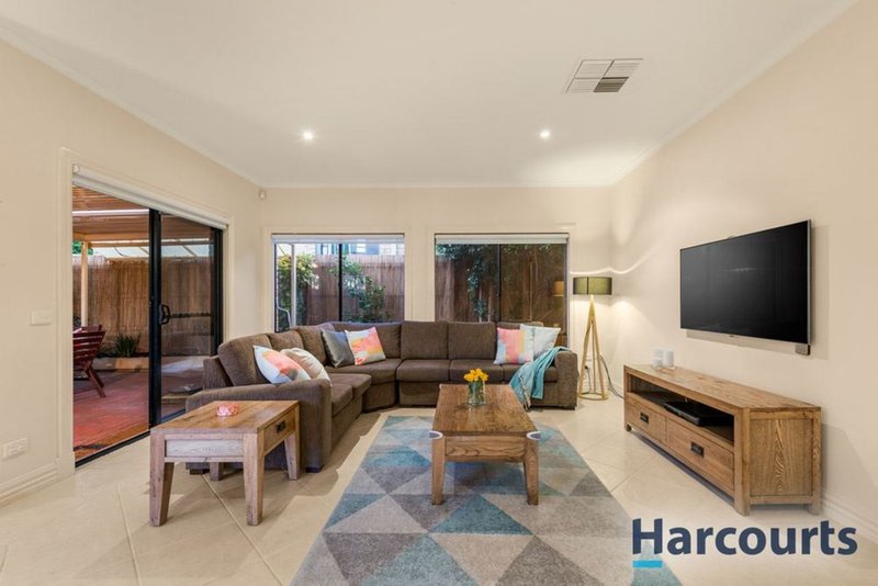 Photo - 73 Templeton Street, Wantirna VIC 3152 - Image 4