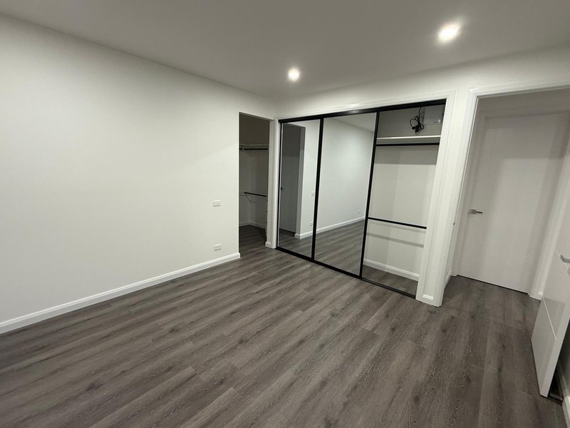 Photo - 73 Templetonia Circuit, Mickleham VIC 3064 - Image 8