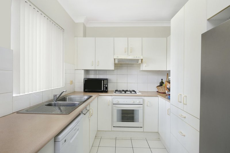 Photo - 7/3 Thomas Street, Wollongong NSW 2500 - Image 2