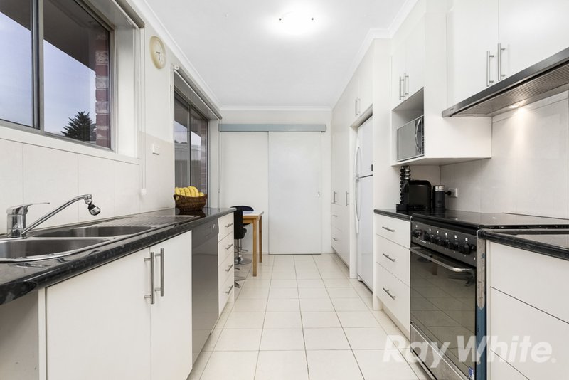 Photo - 73 Tiverton Drive, Mulgrave VIC 3170 - Image 2