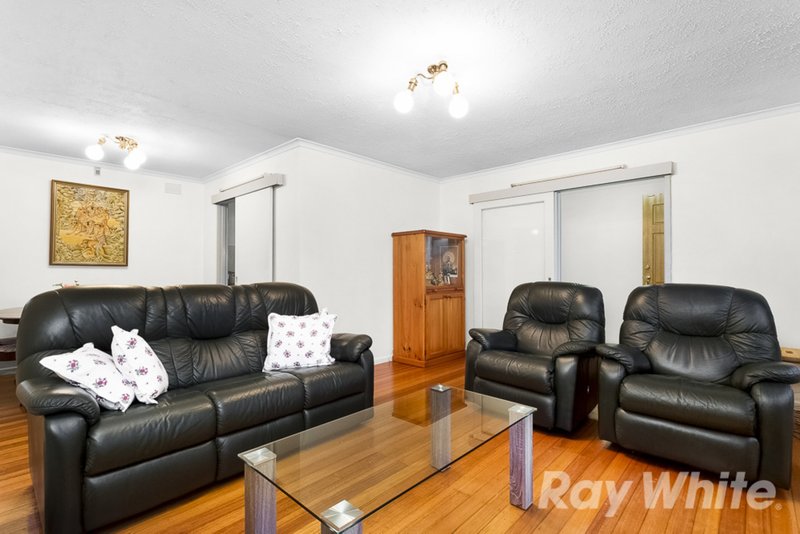 Photo - 73 Tiverton Drive, Mulgrave VIC 3170 - Image 3