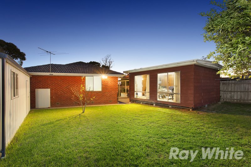 Photo - 73 Tiverton Drive, Mulgrave VIC 3170 - Image 9