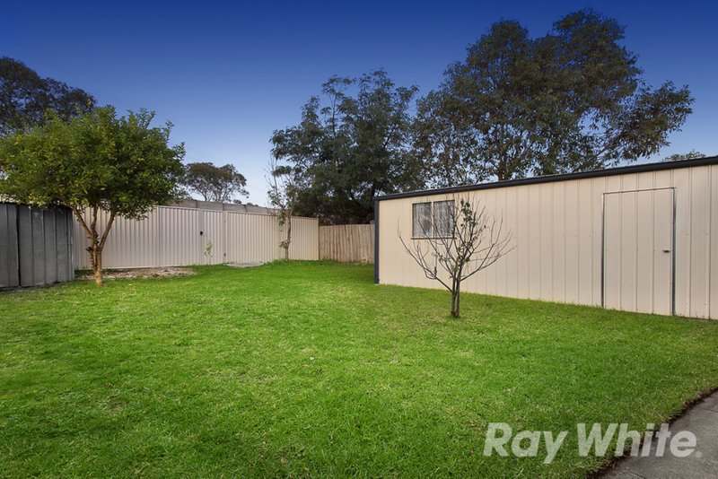 Photo - 73 Tiverton Drive, Mulgrave VIC 3170 - Image 10