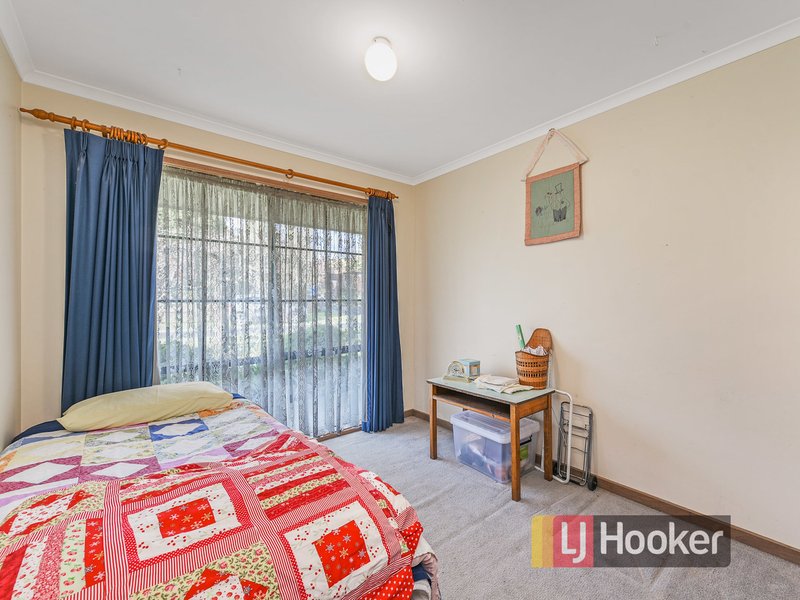 Photo - 73 Toirram Crescent, Cranbourne VIC 3977 - Image 11