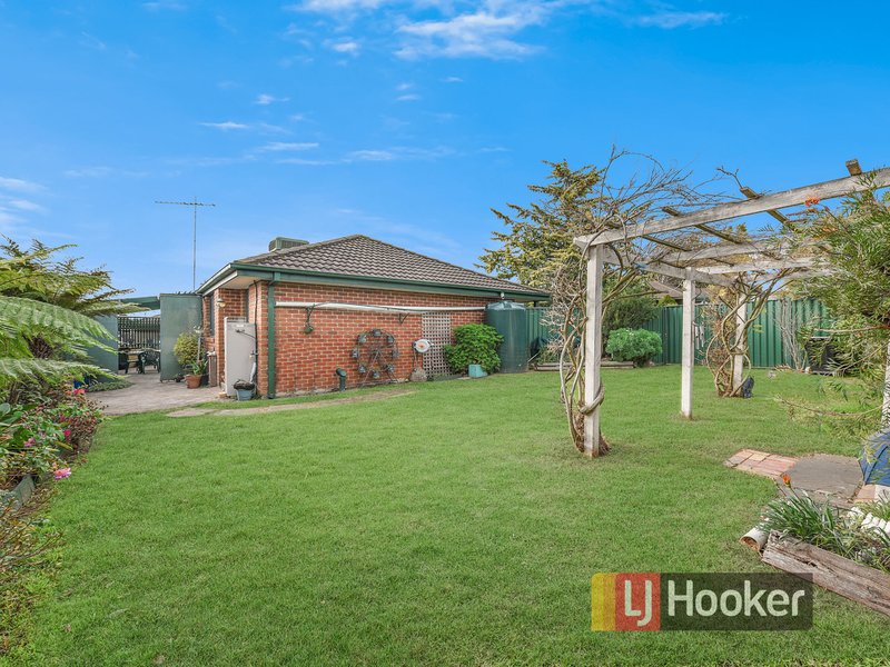 Photo - 73 Toirram Crescent, Cranbourne VIC 3977 - Image 14