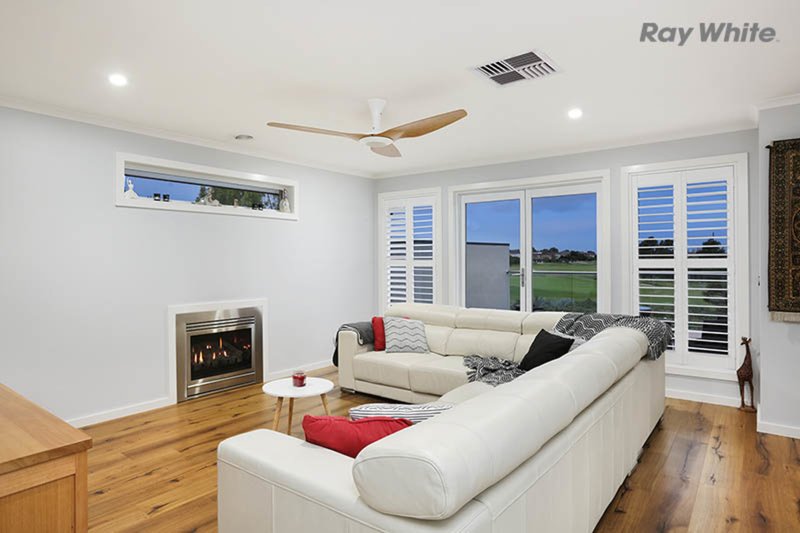 Photo - 73 Tournament Drive, Point Cook VIC 3030 - Image 14