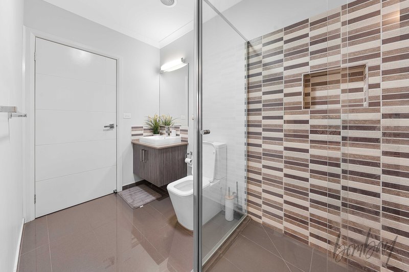 Photo - 73 Trillium Boulevard, Mickleham VIC 3064 - Image 7