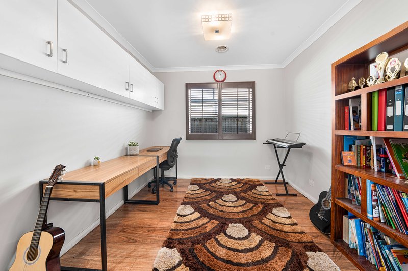 Photo - 73 Trillium Boulevard, Mickleham VIC 3064 - Image 19