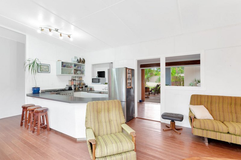 Photo - 73 Twenty Sixth Avenue, Palm Beach QLD 4221 - Image 4