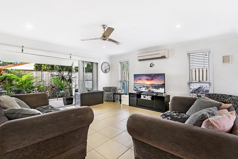 Photo - 73 Venice Street, Burleigh Waters QLD 4220 - Image 4