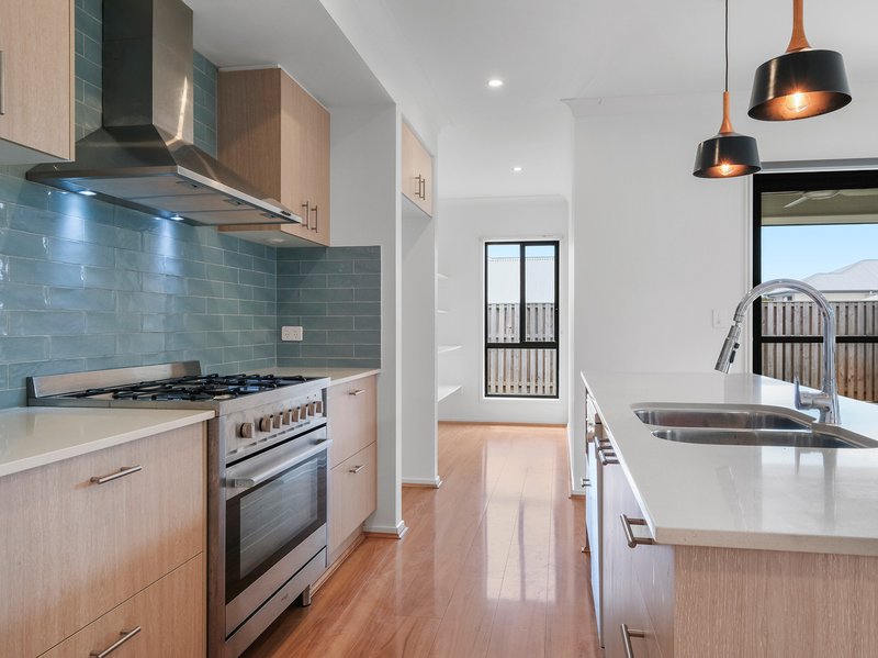 Photo - 73 Vineyard Drive, Greenbank QLD 4124 - Image 3