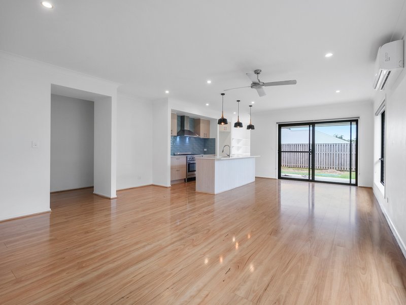 Photo - 73 Vineyard Drive, Greenbank QLD 4124 - Image 7