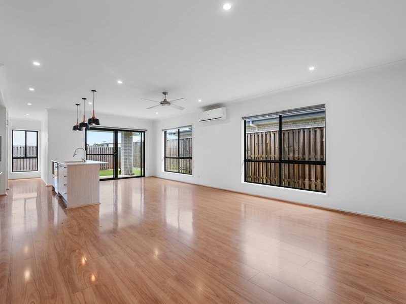 Photo - 73 Vineyard Drive, Greenbank QLD 4124 - Image 9