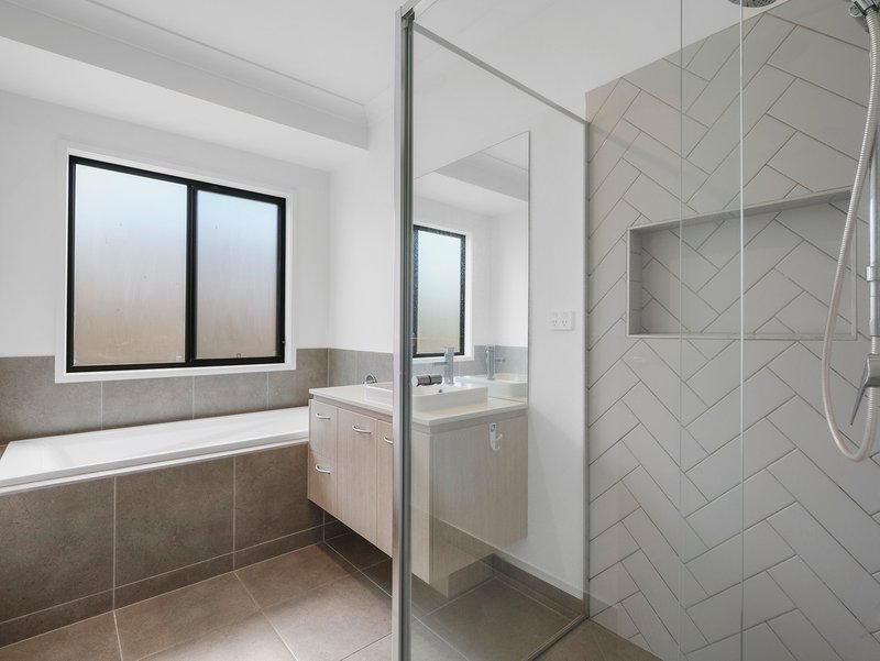 Photo - 73 Vineyard Drive, Greenbank QLD 4124 - Image 18