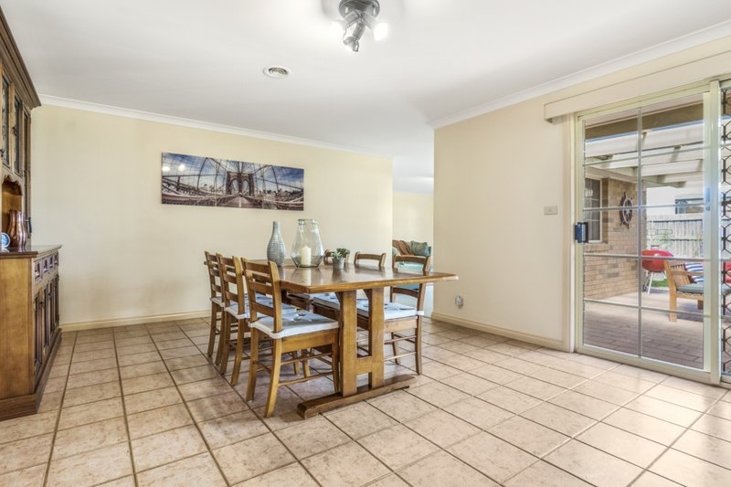 Photo - 73 Westleigh Drive, Werribee VIC 3030 - Image 7