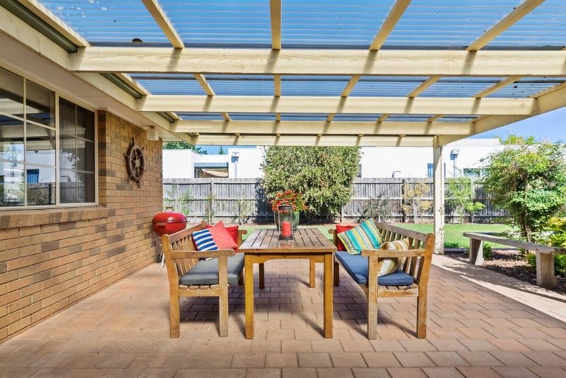 Photo - 73 Westleigh Drive, Werribee VIC 3030 - Image 11