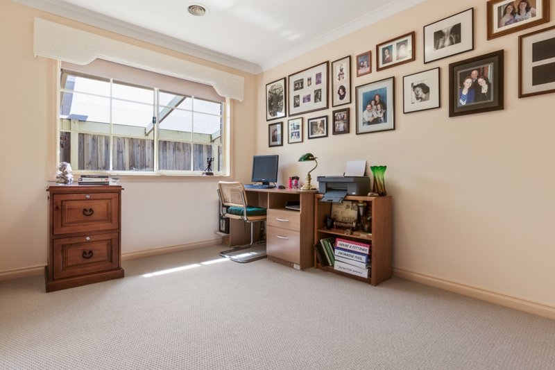 Photo - 73 Westleigh Drive, Werribee VIC 3030 - Image 12